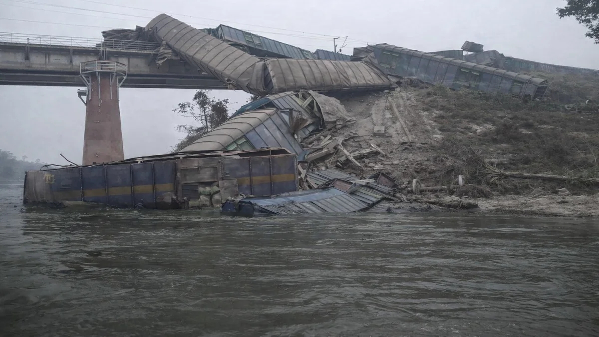 Bihar Jamui train accident today